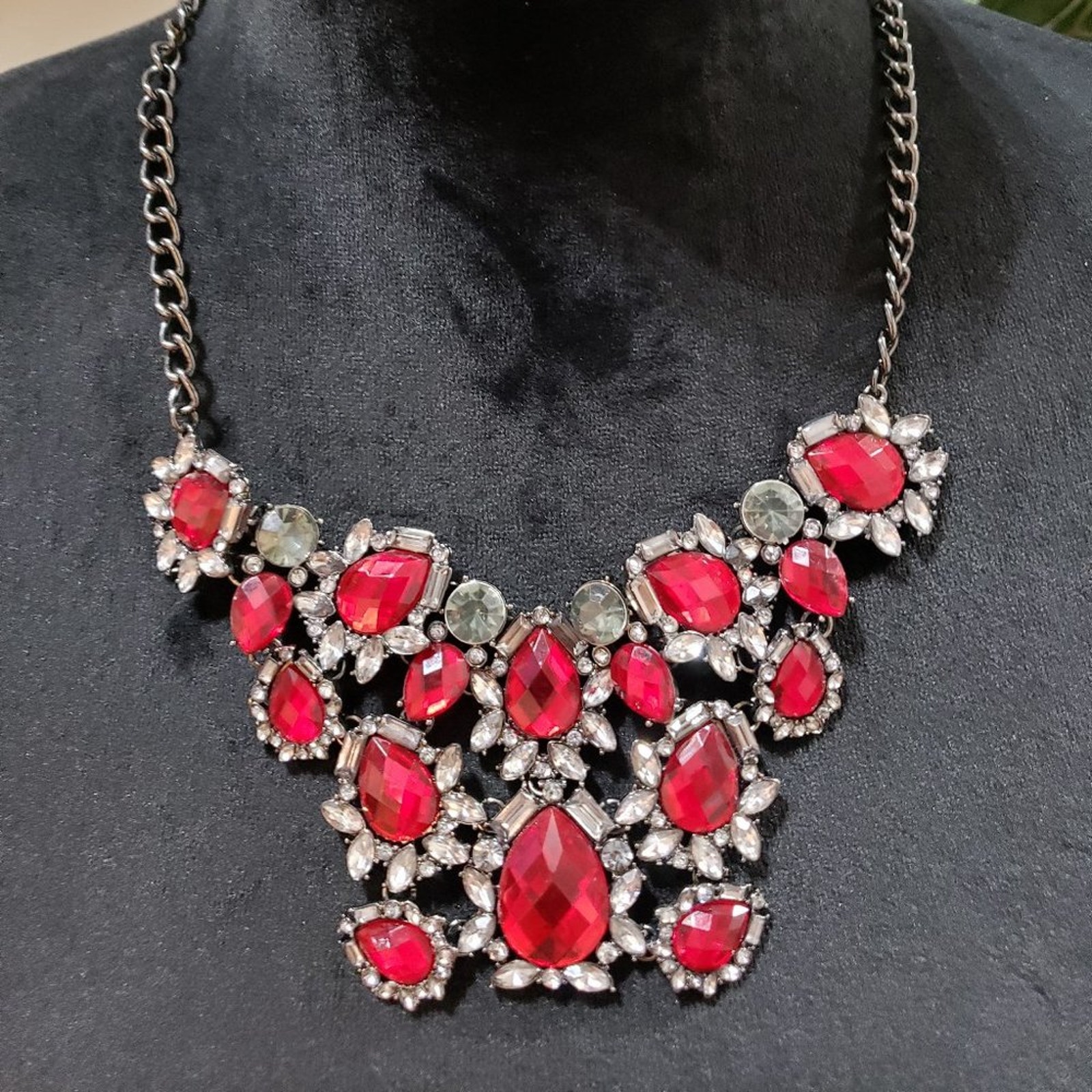 Torrid Women Red Rhinestones Faceted Crystal Silver Tone Collar Necklace Lobster 35$